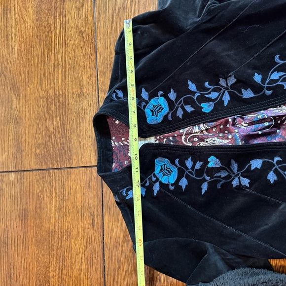 Lucky Brand Black Blazer with Blue Floral Design - Picture 6 of 9